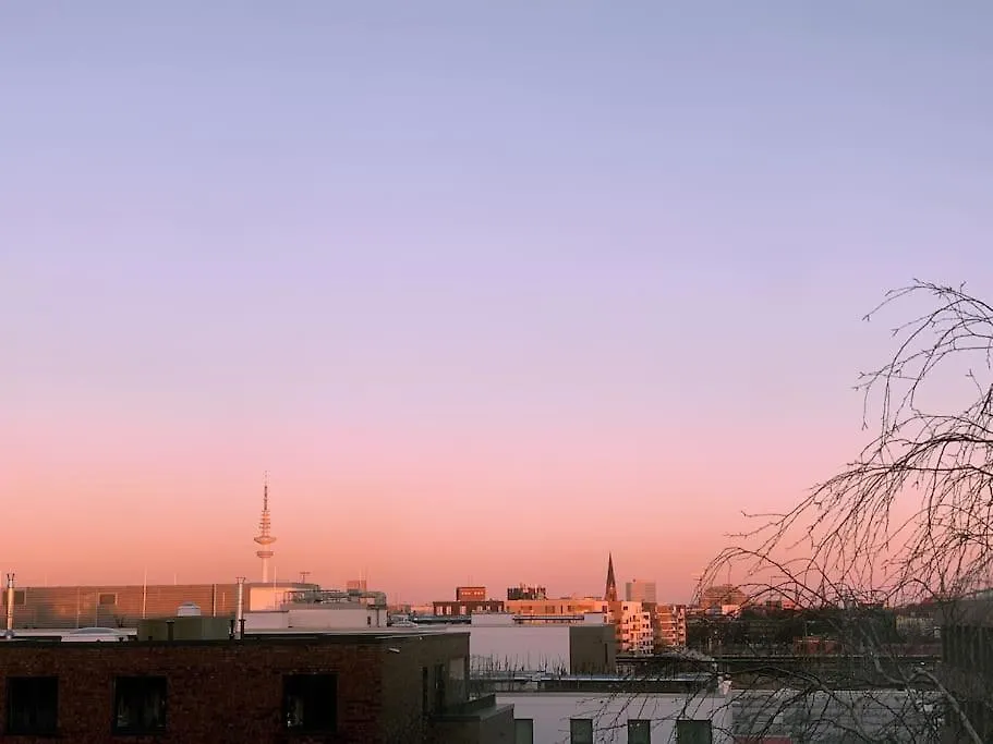 Central Artist Apartment, Skyline View & Breakfast Inclusive Hamburg